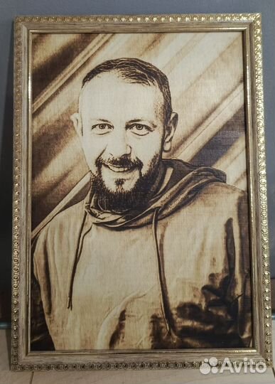 Выжженные портреты по фото на дереве Подарок