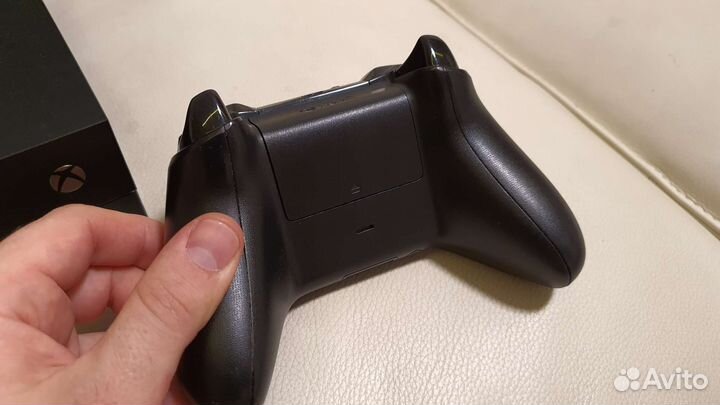 Игровая приставка xbox ONE X с играми