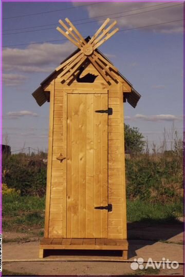 Дачный туалет с дельфином OQE