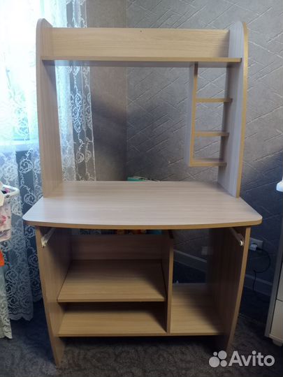 Продаю школьный стол б/у