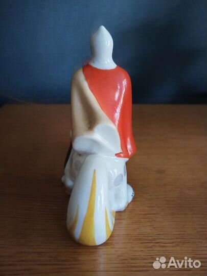 Фарфоровая статуэтка СССР