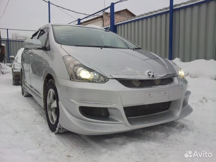Toyota Wish передний бампер 