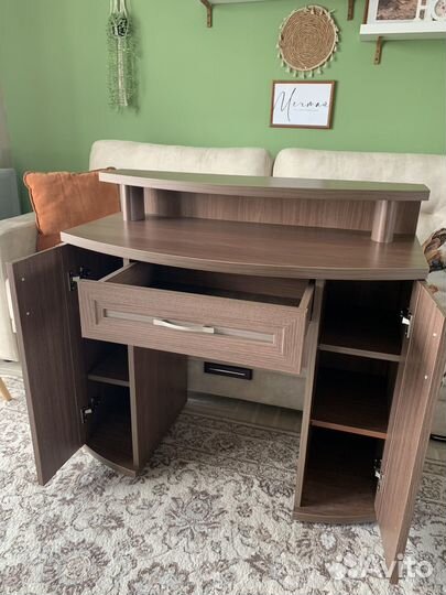 Стол туалетный с зеркалом Лазурит Магна