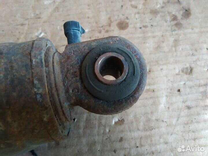 Пневмостойка задняя Cadillac Escalade GMT900 6.2