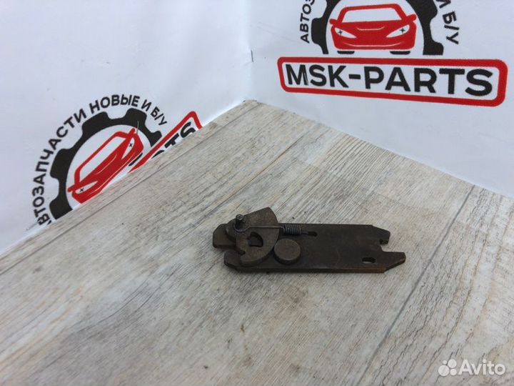 Механизм стояночного тормоза правый Ford Focus 1