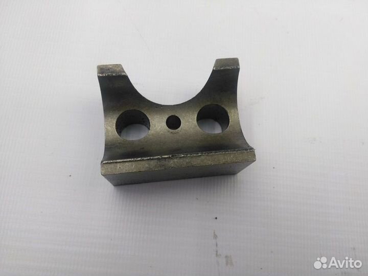 Кронштейн вала коромысла MAN TGS 19.440 (01.07)