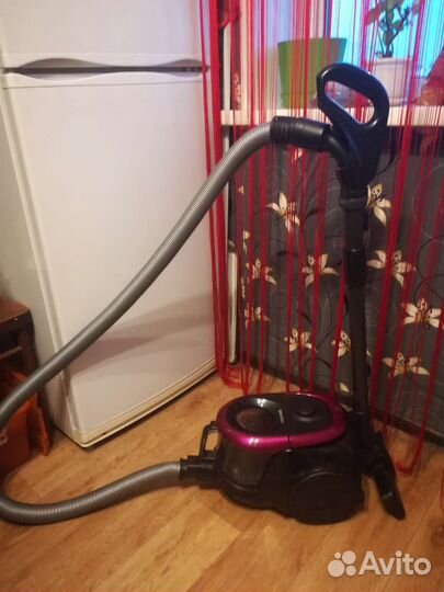 Пылесос SamsungSC18M2110SP/1800w