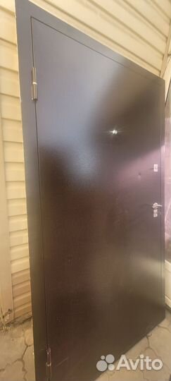 Дверь входная металлическая