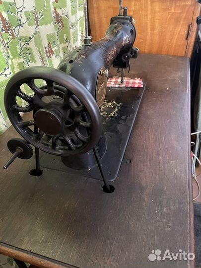 Швейная машина Singer