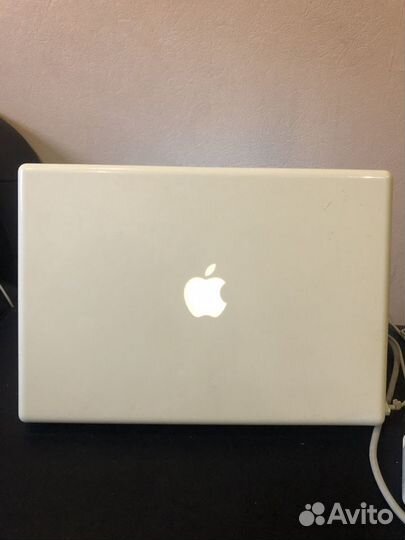 Ноутбук MacBook A1181 (3гб/750гб)