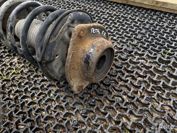 Амортизатор передний правый Гетц Hyundai Getz