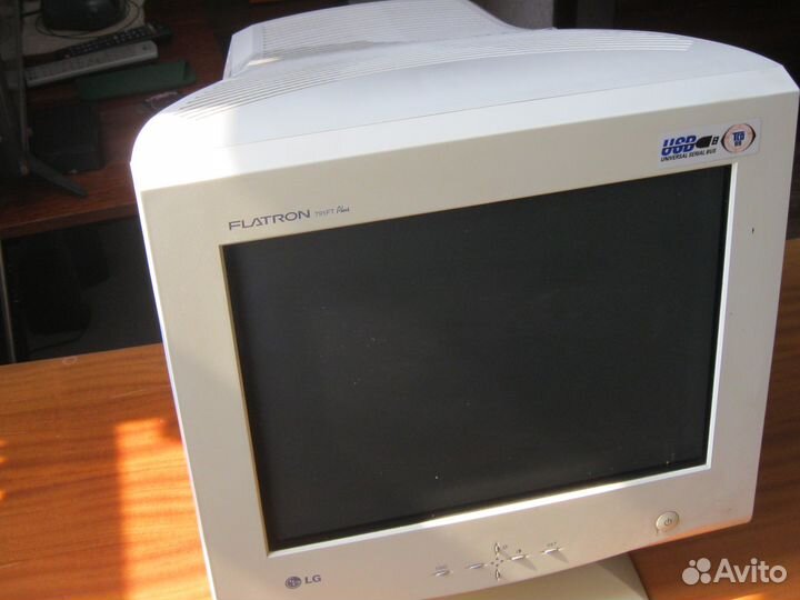 Монитор LG flatron 795FT