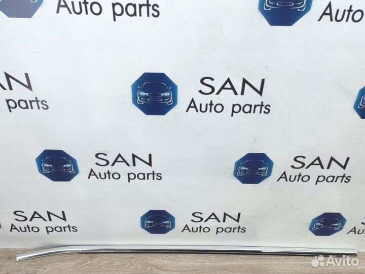 Молдинг двери передний правый Bmw X5 E70 N62B48