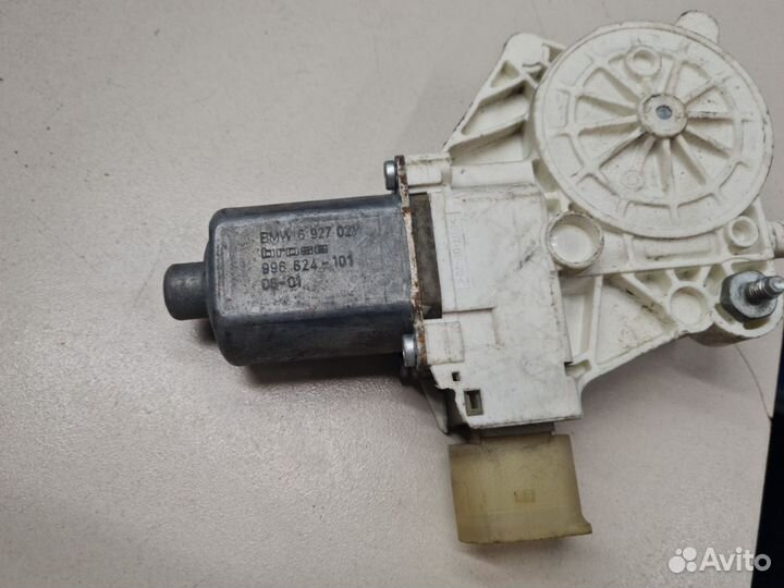 Моторчик стеклоподъёмника передний левый BMW X1 E84 2009-2015