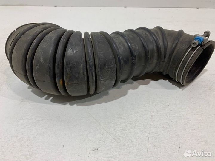 Патрубок воздушного фильтра передний Toyota Land