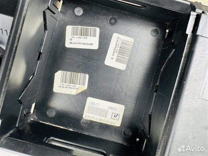 Блок предохранителей Ford Transit 8 2.2D 2014-2023