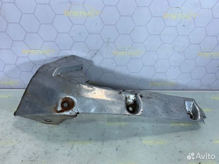 Экран теплозащитный левый Opel Omega B