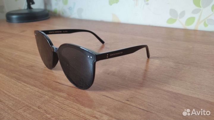 Солнцезащитные очки женские