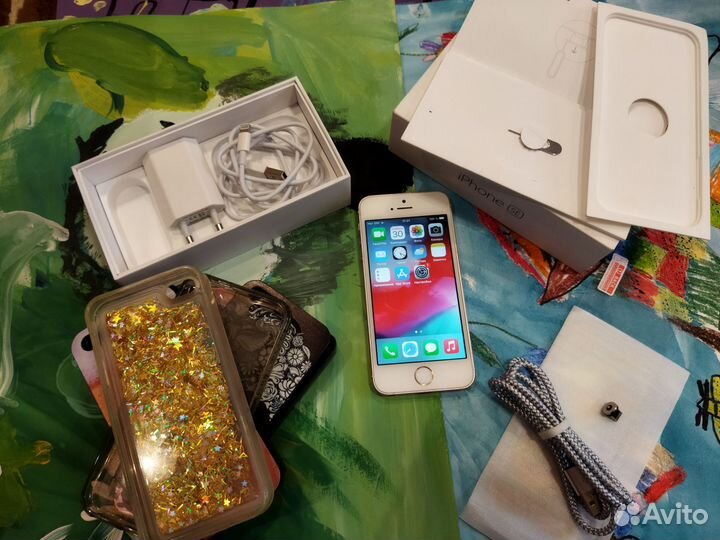 iPhone SE, 32 ГБ