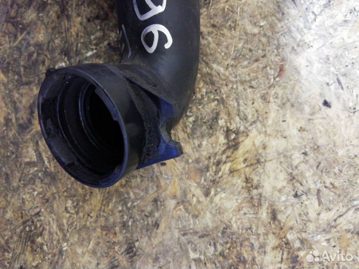 Патрубок интеркулера Volkswagen Golf 3 1996