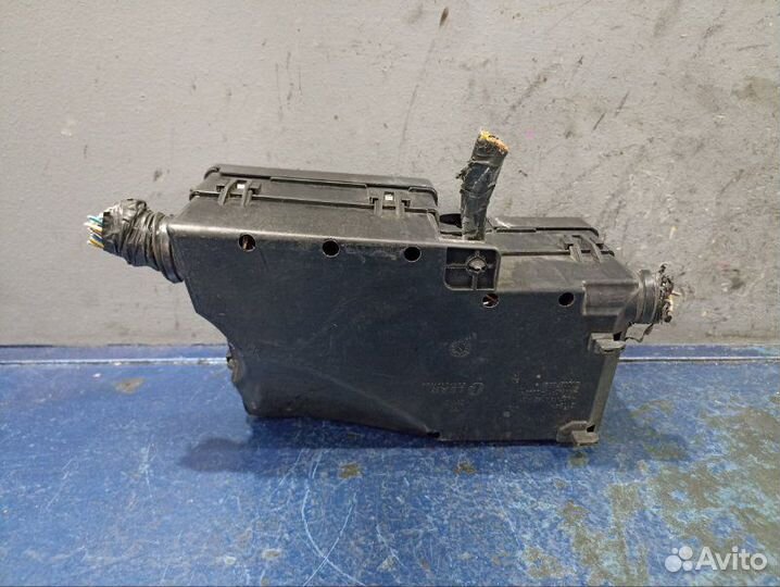 Блок предохранителей Ford Focus 3 CB8