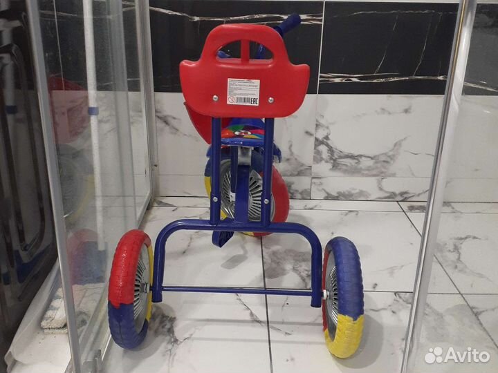 Детский трехколесный велосипед