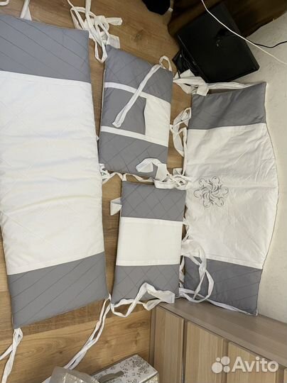 Бортики с бельем для детской кроватки