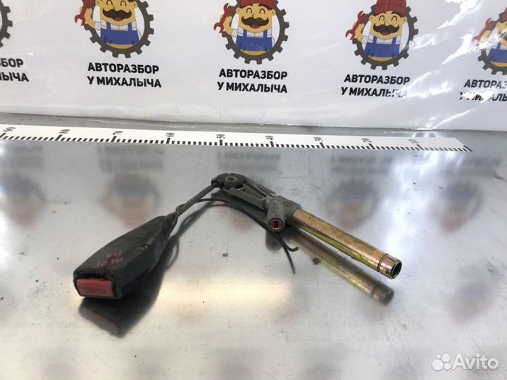 Ответная часть ремня безопасности передняя левая