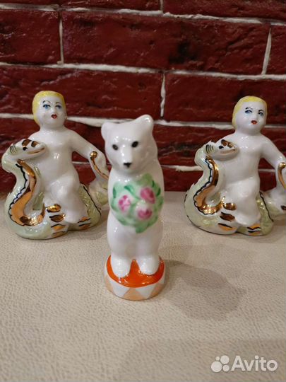 Фарфоровые статуэтки(цирковой медведь, Дулево.)