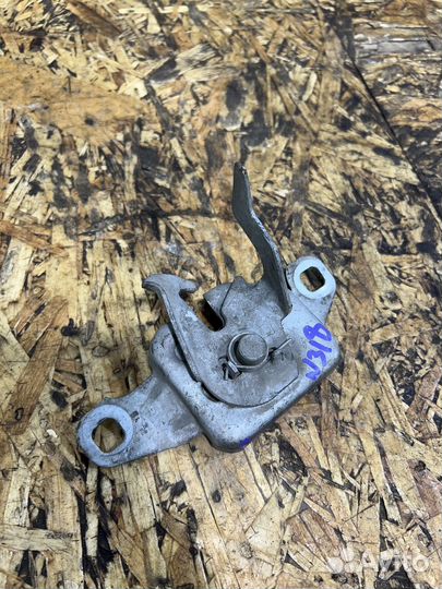 Замок капота Рено Сандеро Степвей