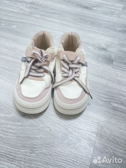 Кроссовки на девочку 33 размер