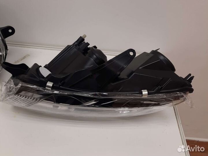 Левая фара Renault logan 14