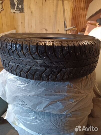 Bridgestone Ice Cruiser 7000S 225/65 R17 102T