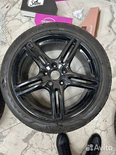 Шины и диски разноширокие Porsche Panamera r20