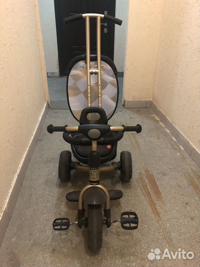 Трехколесный велосипед