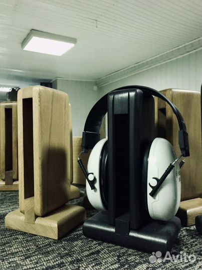 Подставка для наушников из бука