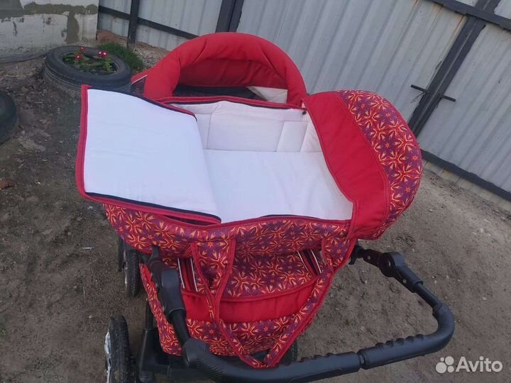 Прогулочная коляска