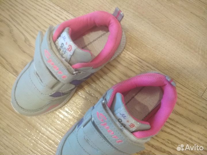 Кроссовки для девочки