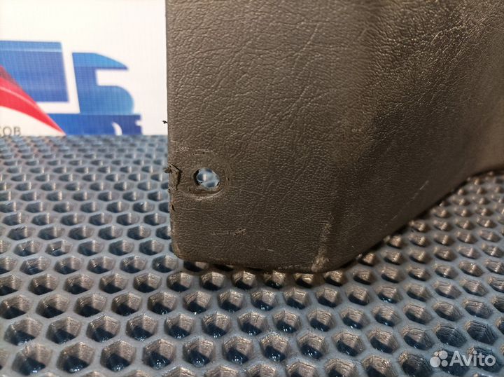 8142661 Накладка торпедо Volvo FH