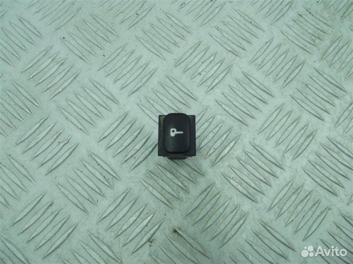 Кнопка центрального замка Peugeot 607 2.2 10LJ02