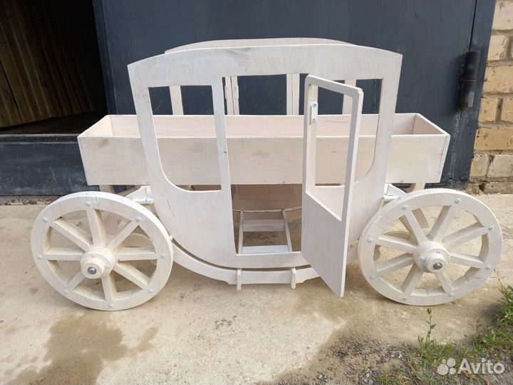 Карета декоративная для сада