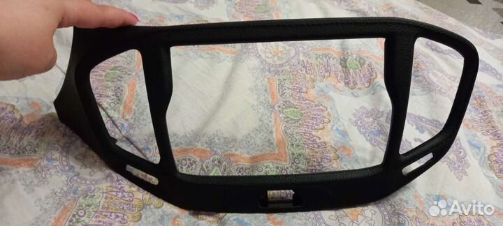 Переходная рамка в коже для LADA vesta