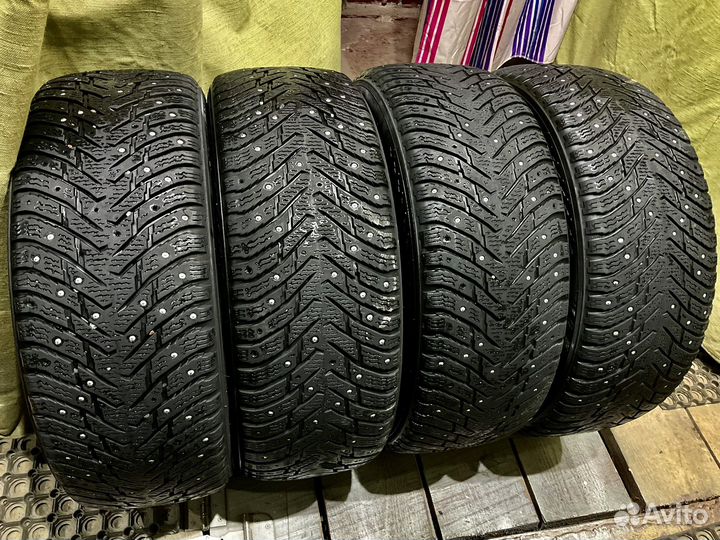 Nokian Tyres Hakkapeliitta 8 215/60 R16