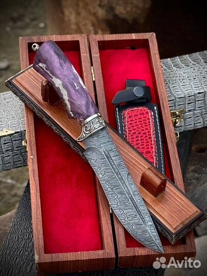 Нож из дамасской стали