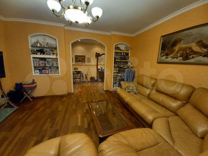 3-к. квартира, 109 м², 2/9 эт.