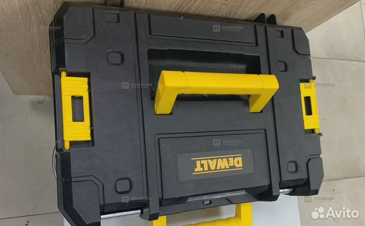 Портативная аккумуляторная Мойка dewalt