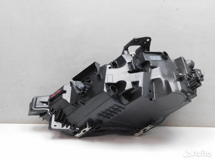 Фара правая Volvo XC60 (96742)