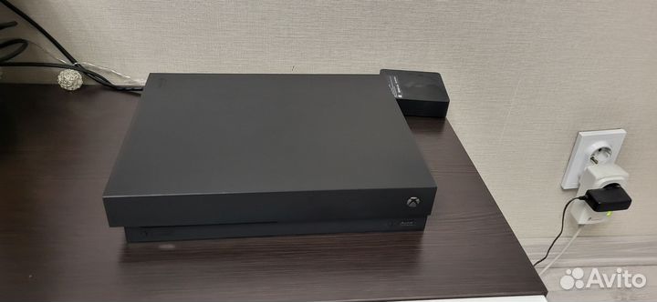 Игровая консоль Xbox One X