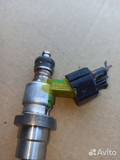 Форсунка Тайота Авенсис 2.0, 2.4