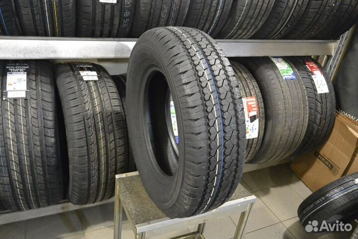 Royal Black Royal Commercial 205/70 R15C 104R